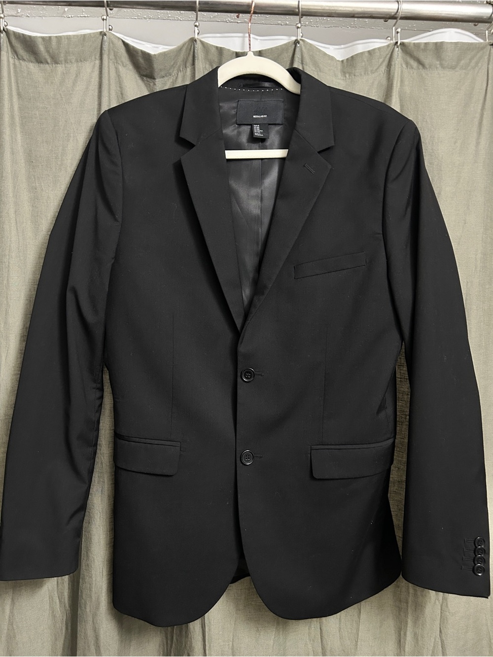 H&M Men's Black Two-Button Suit Jacket 38R